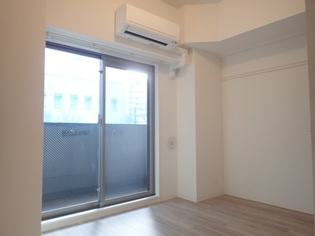 プレサンス南森町ライズの居間・リビング