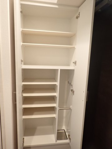 プレサンス南森町ライズの収納