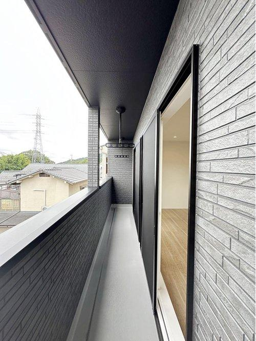 中山新町のバルコニー|たくさん干せるワイドバルコニー☆