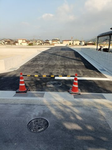 春日町エコタウンの前面道路含む現地写真