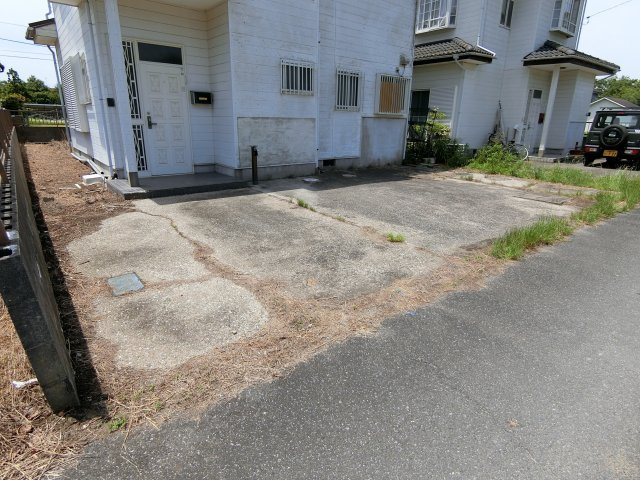 東金市二之袋戸建の駐車場