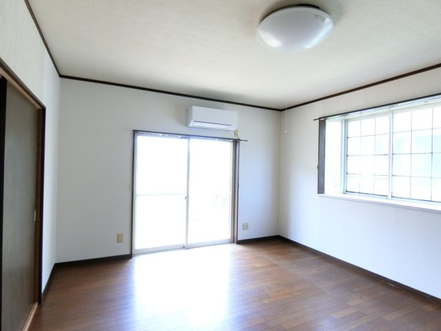 東金市二之袋戸建の居間・リビング