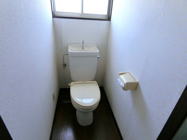東金市二之袋戸建のトイレ
