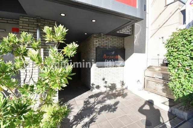 Bee-ParQ扇町のエントランス