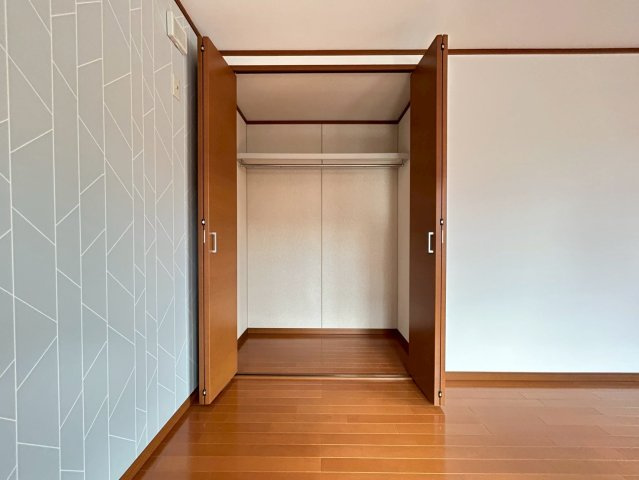 ◆リフォーム済みの美宅◆全居室６帖以上の４ＬＤＫ◆全居室収納有り◆並列２台駐車可◆八幡市八幡植松の収納|クローゼット