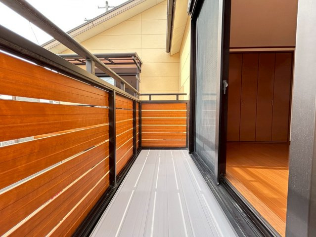 ◆リフォーム済みの美宅◆全居室６帖以上の４ＬＤＫ◆全居室収納有り◆並列２台駐車可◆八幡市八幡植松のバルコニー|バルコニー