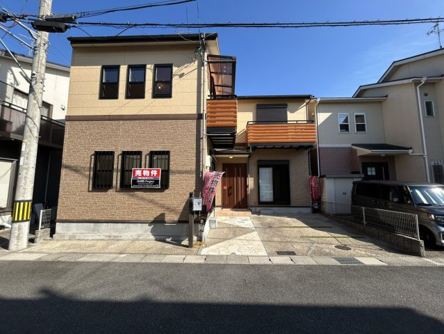 ◆リフォーム済みの美宅◆全居室６帖以上の４ＬＤＫ◆全居室収納有り◆並列２台駐車可◆八幡市八幡植松の外観|外観