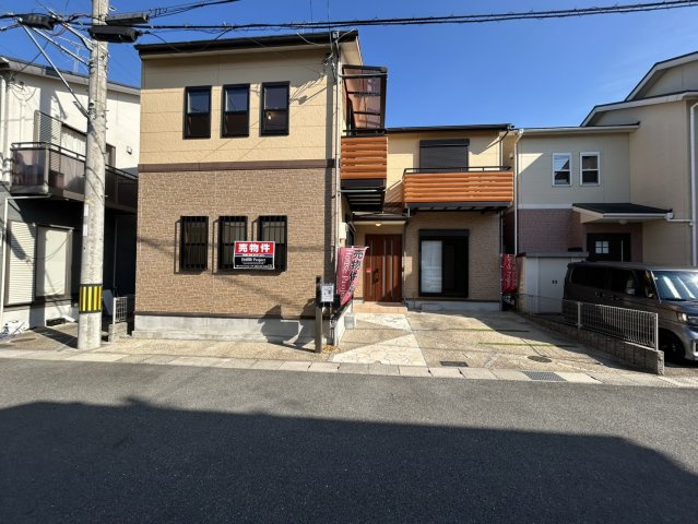 ◆リフォーム済みの美宅◆全居室６帖以上の４ＬＤＫ◆全居室収納有り◆並列２台駐車可◆八幡市八幡植松の駐車場|駐車場