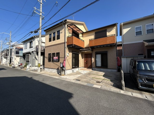 ◆リフォーム済みの美宅◆全居室６帖以上の４ＬＤＫ◆全居室収納有り◆並列２台駐車可◆八幡市八幡植松の前面道路含む現地写真|前道