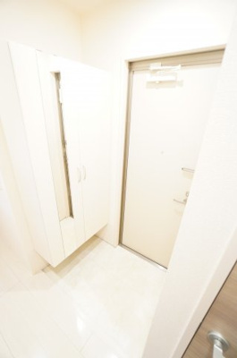 【玄関】 | プリマヴェーラ | ※同物件・反転タイプの写真です。