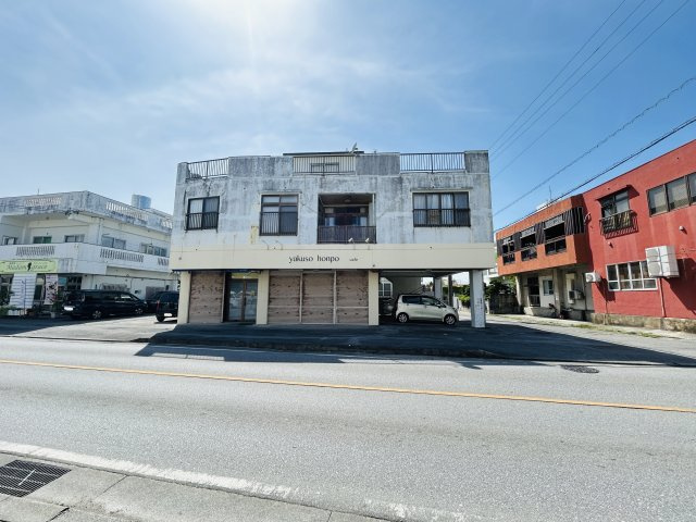 南城市大里稲嶺土地付き戸建ての前面道路含む現地写真