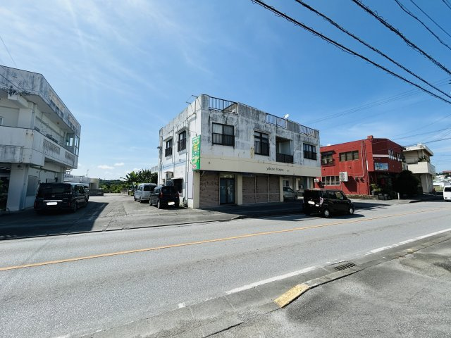 南城市大里稲嶺土地付き戸建ての前面道路含む現地写真