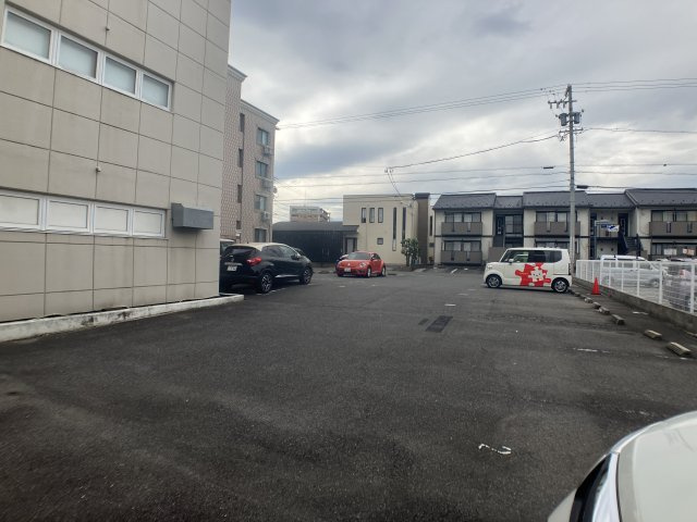 YS青山の駐車場