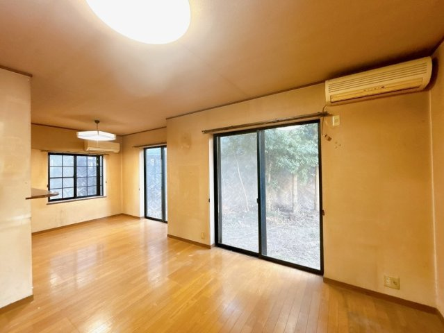 岡崎市欠町の居間・リビング