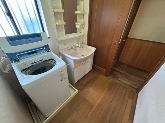 岡崎市欠町の独立洗面台