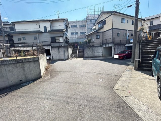 岡崎市欠町の前面道路含む現地写真