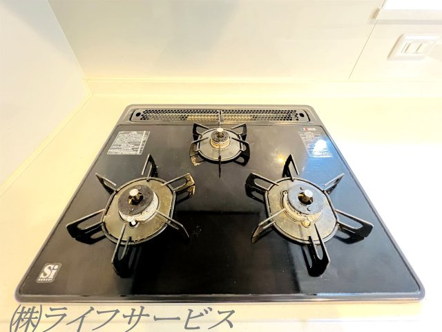 【キッチン】 | 十八条３丁目中古戸建 | キッチン３口ガスコンロ