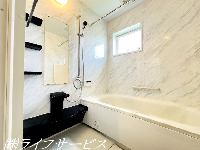 【浴室】 | 十八条３丁目中古戸建 | 浴室／自動お湯張り、追い焚き機能あり！浴室暖房乾燥機付！