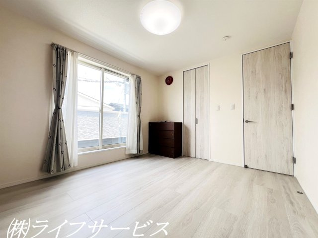 【洋室】 | 十八条３丁目中古戸建 | ２階洋室７帖／ウォークインクローゼット有