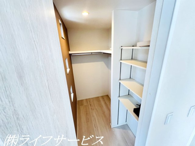 【収納】 | 十八条３丁目中古戸建 | ２階洋室７帖／ウォークインクローゼット有