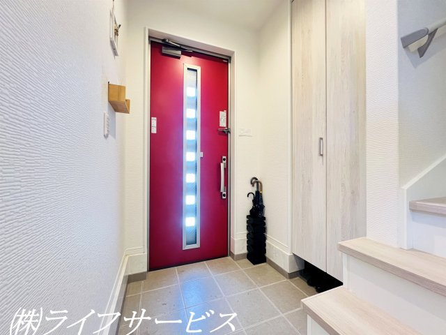 【玄関】 | 十八条３丁目中古戸建 | 玄関／シューズインクローゼット有