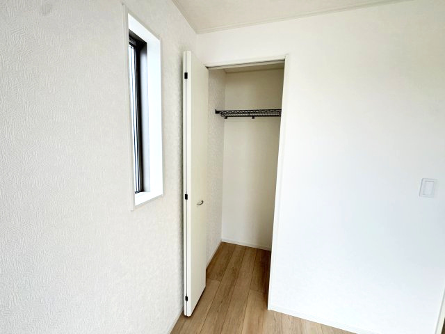 クレイドルガーデン前橋市河原浜町第３　２号棟の収納|2階洋室3収納です
