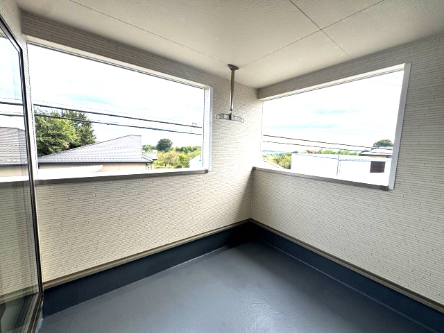 クレイドルガーデン前橋市河原浜町第３　２号棟のバルコニー|広々したインナーバルコニーがあります☆