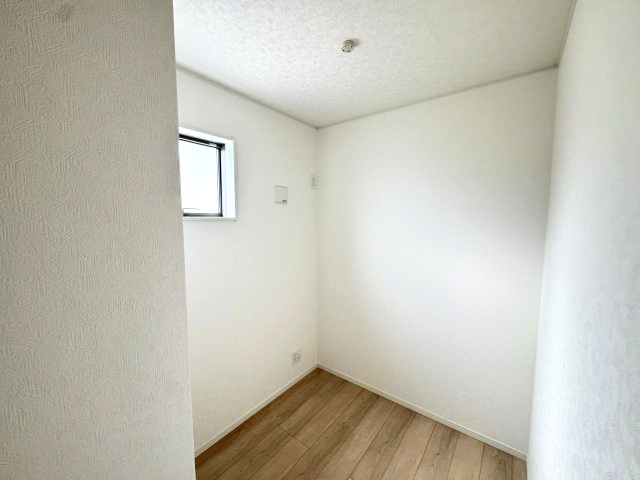 クレイドルガーデン前橋市河原浜町第３　２号棟の洋室|2階には2.5帖のテレワークルームつき♪