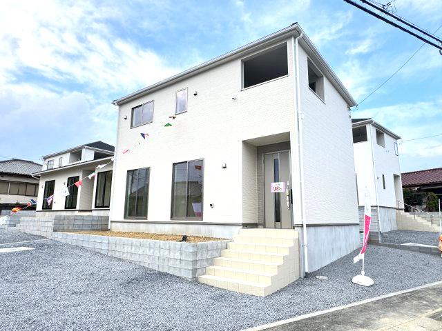 クレイドルガーデン前橋市河原浜町第３　２号棟の外観|河原浜町に全４棟の住宅が完成しました！
白を基調とした落ち着いた雰囲気の外観です♪
ご都合に合わせていつでもご見学頂けます♪