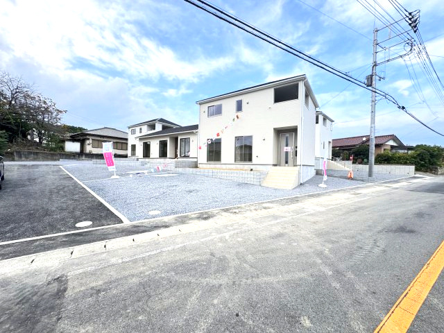 クレイドルガーデン前橋市河原浜町第３　２号棟の前面道路含む現地写真|前面道路含む現地写真です。車の出し入れもしやすいですよ