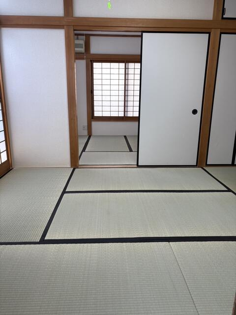 富士見市羽沢１丁目の中古一戸建の和室|1階6帖と4.5帖の和室です。
客間やお子さまの遊びスペース、在宅勤務などにも◎！