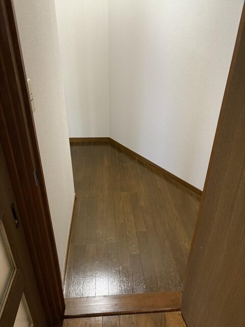 富士見市羽沢１丁目の中古一戸建の収納|1階のユーティリティスペースです。
奥行きがあり季節家電や趣味の道具などもたっぷり収納できて便利です。