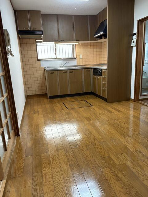 富士見市羽沢１丁目の中古一戸建の居間・リビング|7.5帖のダイニングキッチンです。