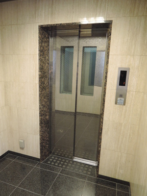 【その他共用部分】 | ヴィアーレM | エレベーター完備で移動もらくらく♪