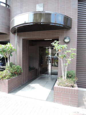 【エントランス】 | ヴィアーレM | 毎日通るエントランスはこのようになっています