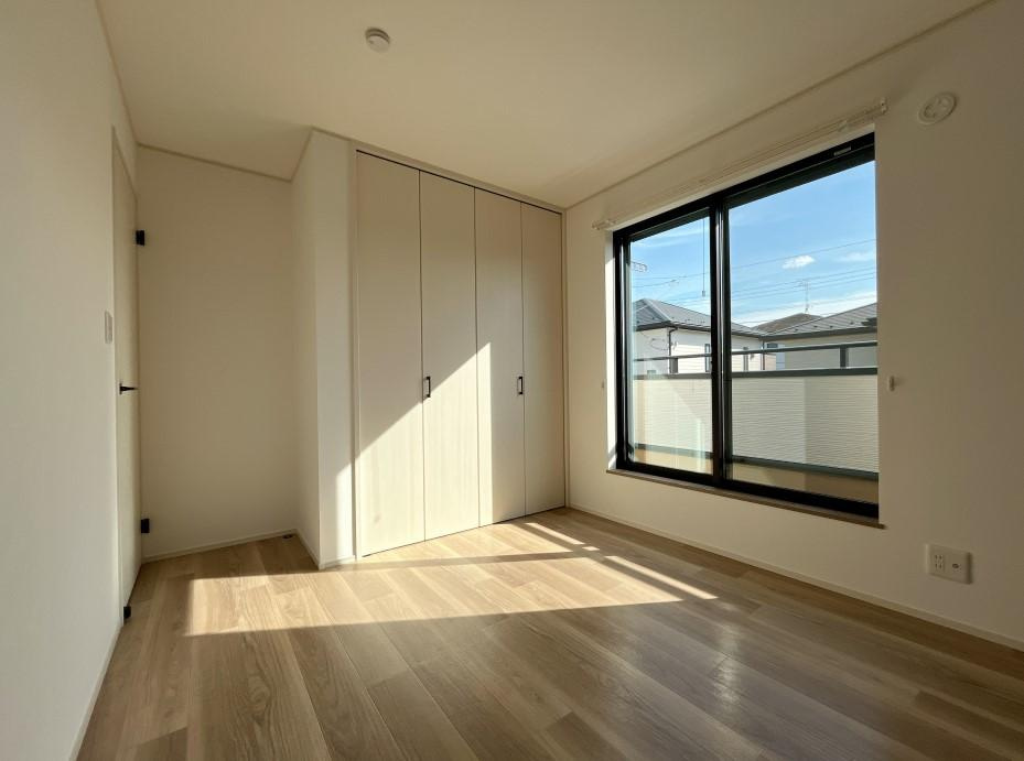 さいたま市緑区大字三室の一戸建ての居間・リビング|洋室