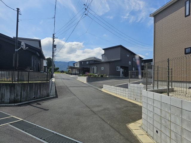中津川市駒場第４の前面道路含む現地写真|接道