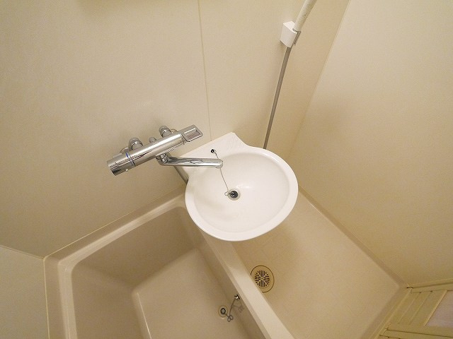 レオパレスくれーる大安寺の設備|洗面台