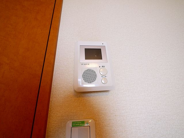 レオパレスくれーる大安寺のセキュリティ|お顔が見えるモニター付きインターホンもございます。