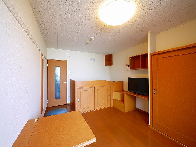 レオパレスくれーる大安寺の居間・リビング|ゆったり過ごせるリビングです