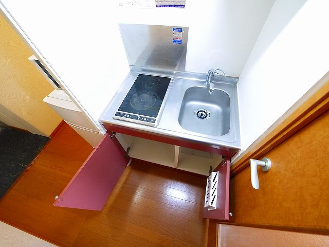 レオパレスくれーる大安寺のキッチン|コンパクトなキッチンで掃除もラクラク
