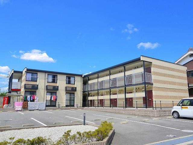 レオパレスくれーる大安寺の外観|おしゃれな外観です