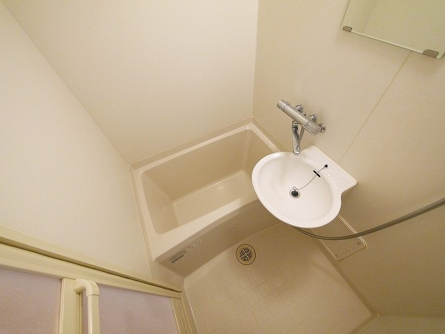 レオパレスくれーる大安寺の浴室|日々の暮らしに欠かせないお風呂です