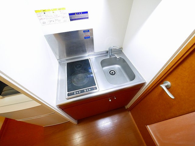 レオパレスくれーる大安寺のキッチン|コンパクトなキッチンで掃除もラクラク