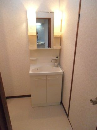 伊藤マンションの独立洗面台