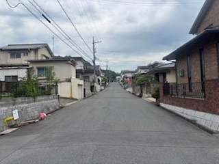 【前面道路含む現地写真】 | 呉市焼山政畝1丁目【中古戸建】