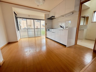 【居間・リビング】 | 呉市焼山政畝1丁目【中古戸建】