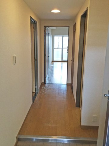 大阪市平野区喜連西３丁目の賃貸マンションの玄関