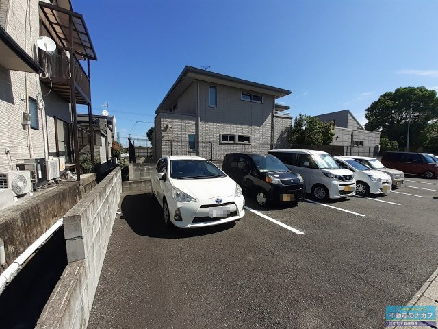 レトアパーキングの駐車場