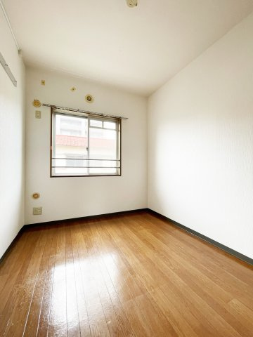 ハローイングスの居間・リビング